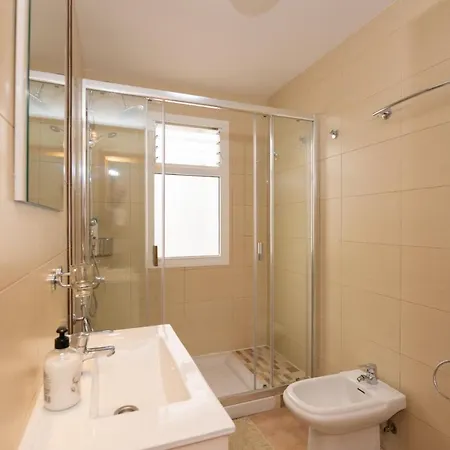 Deluxe San Jose شقة أرونا